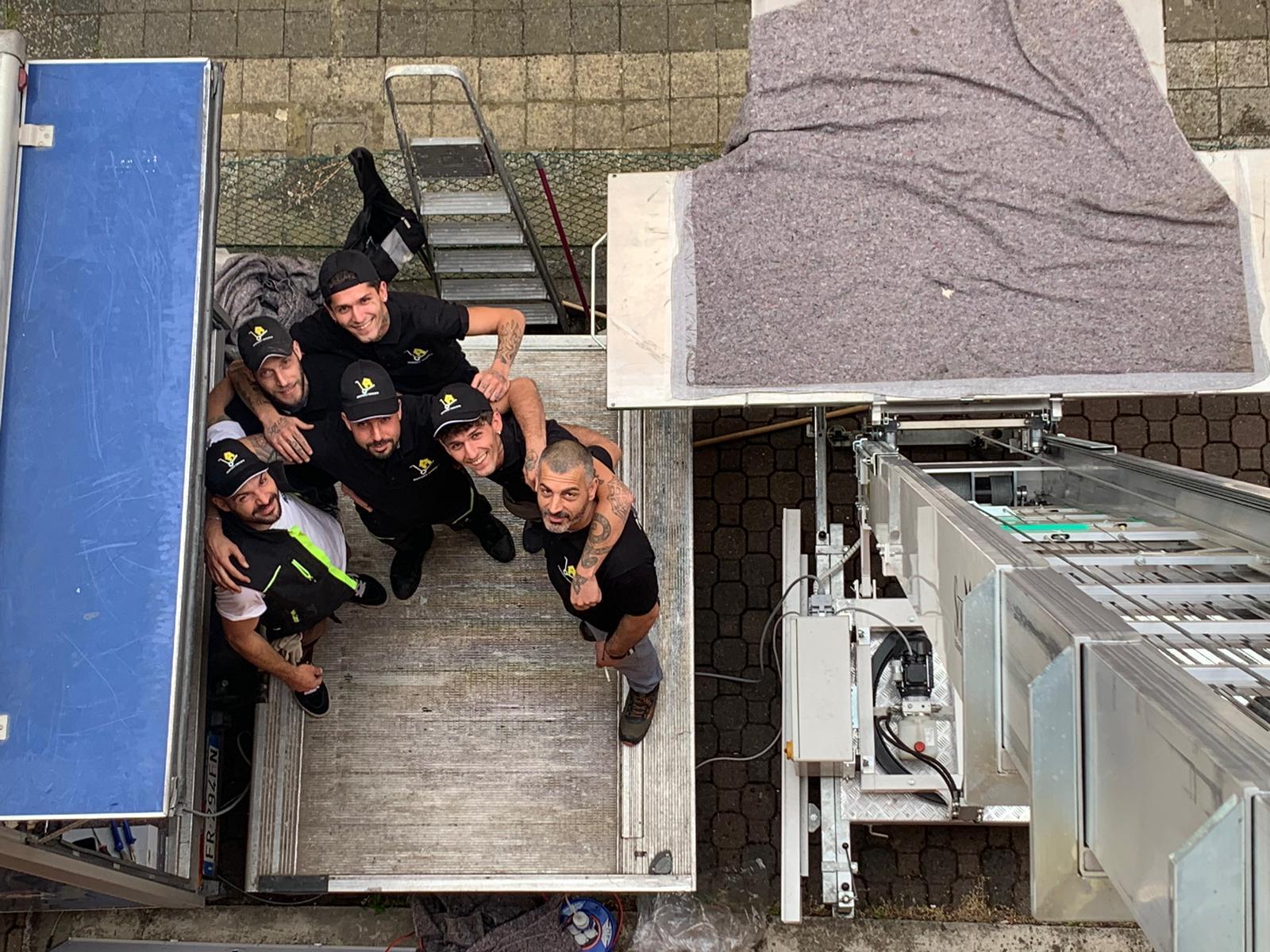 Personale di Montorsi Traslochi durante un trasloco professionale